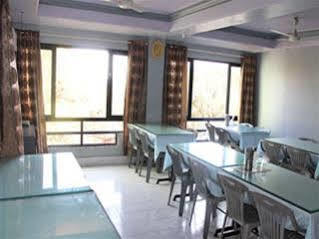 Hotel Madhuban Mahābaleshwar Extérieur photo